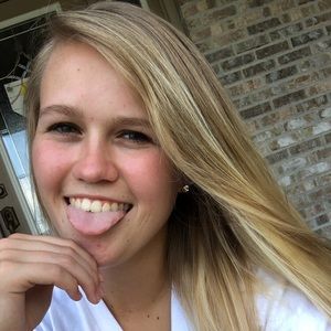 Meet your Posher, Alisha